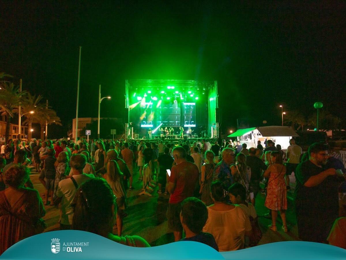 Música en directo en la playa de Oliva en el Sant Joan del año pasado