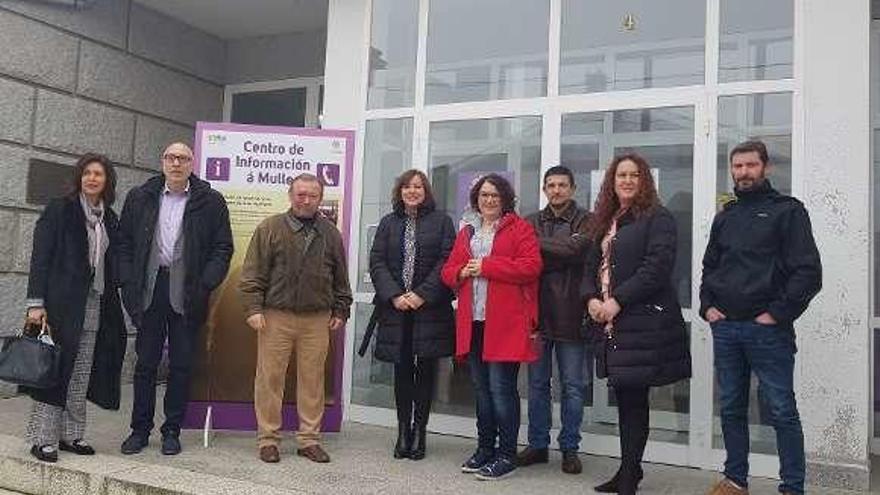 Visita de Fabiola García a un domicilio de Vilamarín. // FdV