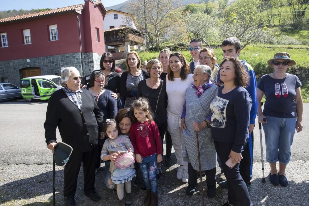 Eva Longoria visita su edén asturiano