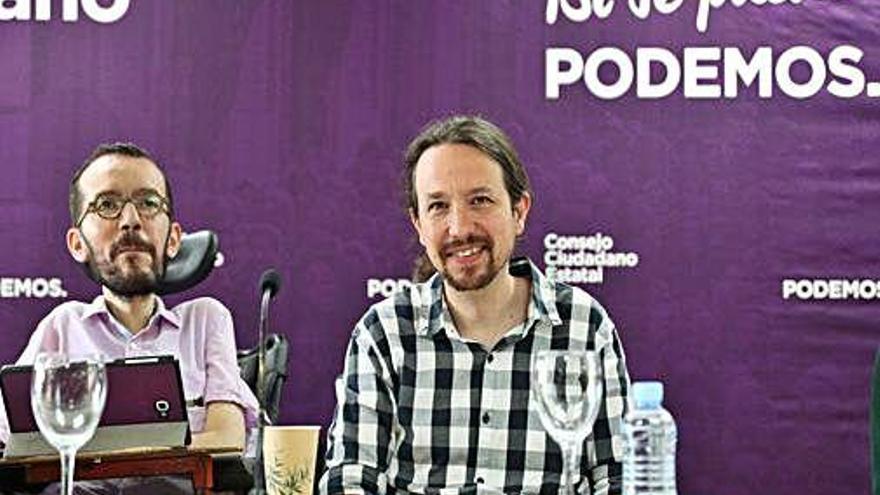 Pablo Iglesias, al costat d&#039;Echenique, abans del Consell Ciutadà Estatal.