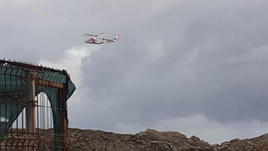 Buscan en Salinas y Arnao a una mujer que cayó al mar mientras pescaba de madrugada