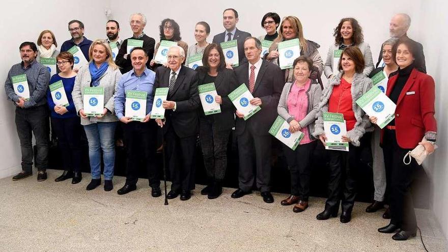 Asistentes al encuentro de ayer para organizar el Intercentros.