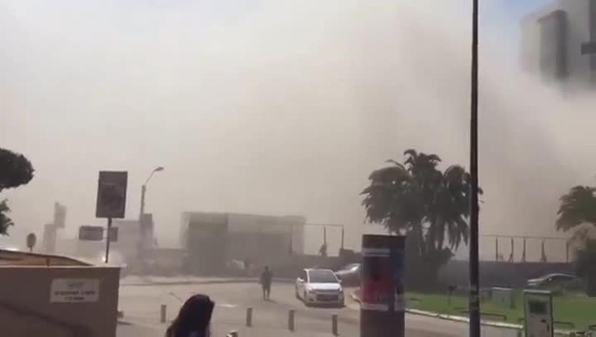 Vídeo gravat instants després de l’enfonsament d’un edifici a Tel Aviv.