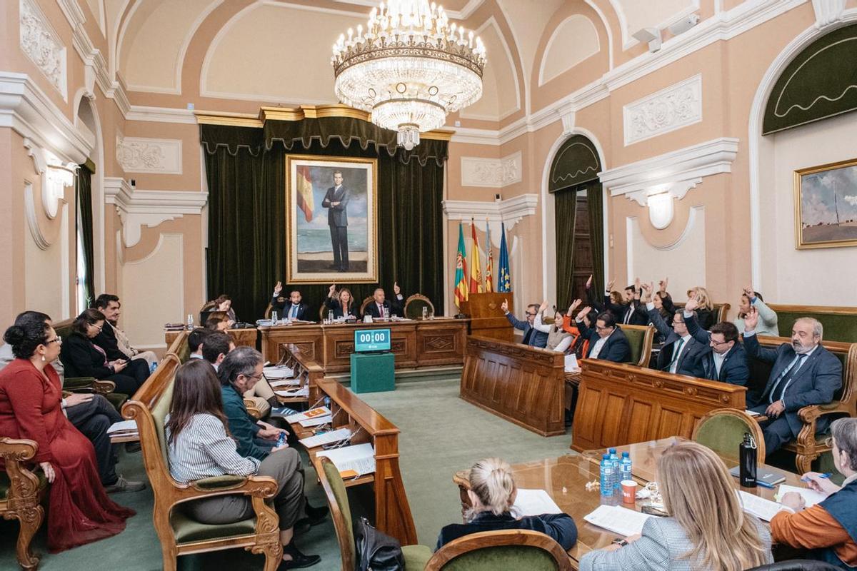 Momento de la votación de la ordenanza de Movilidad Urbana, en el pleno de este jueves.