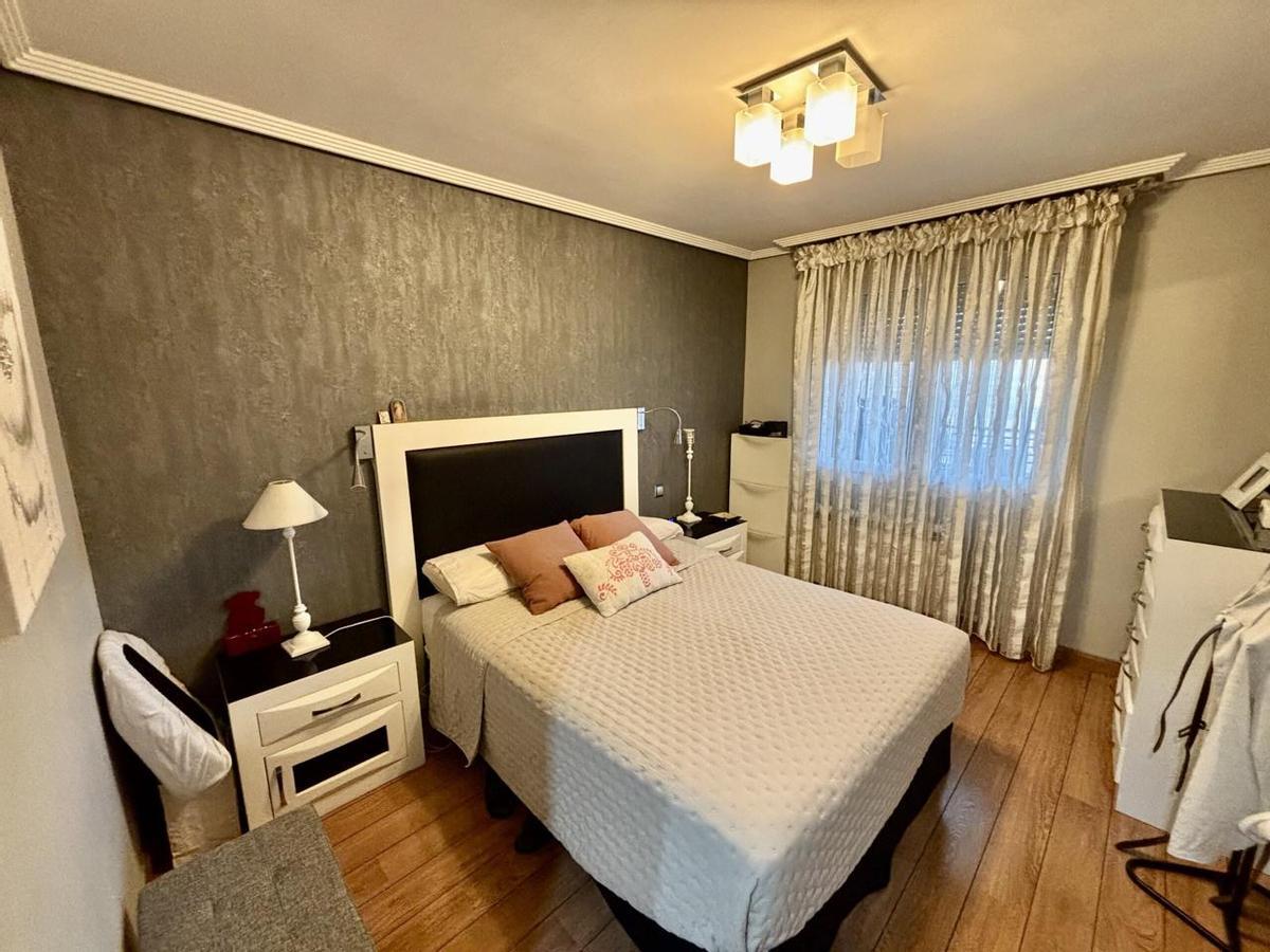 Una de las habitaciones del piso a la venta en San José