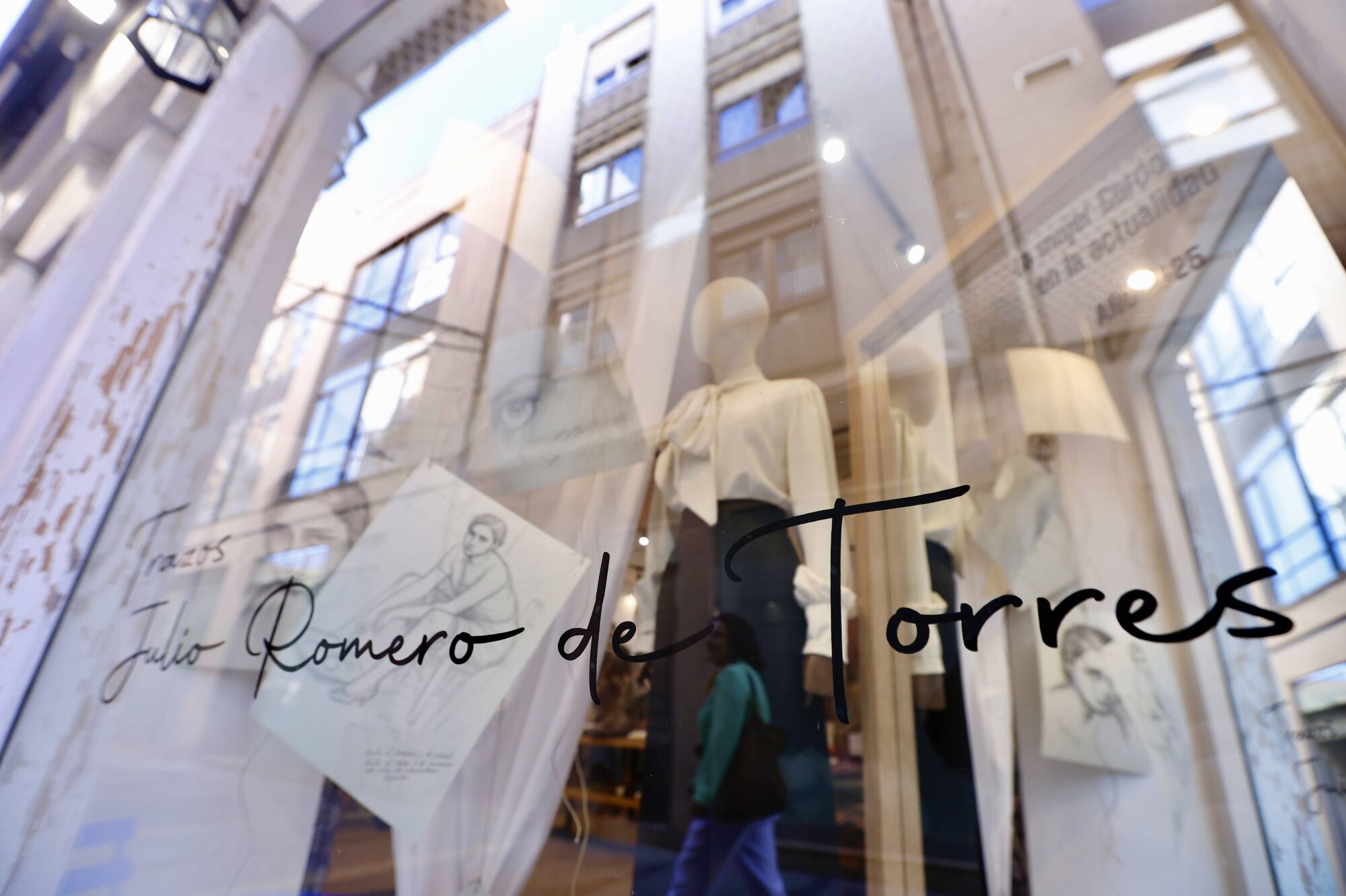 Julio Romero de Torres toma los escaparates del centro de Córdoba
