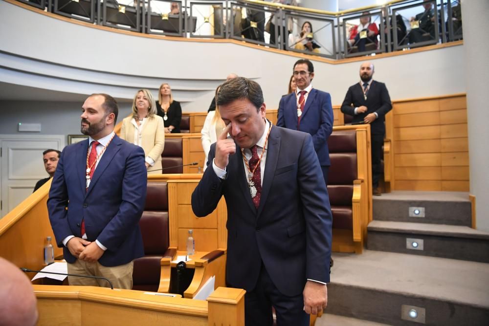 Fue elegido por 17 votos frente a los 14 otorgados a Rosa Gallego del PP. Ha anunciado un plan de lucha contra la despoblación rural en su investidura.