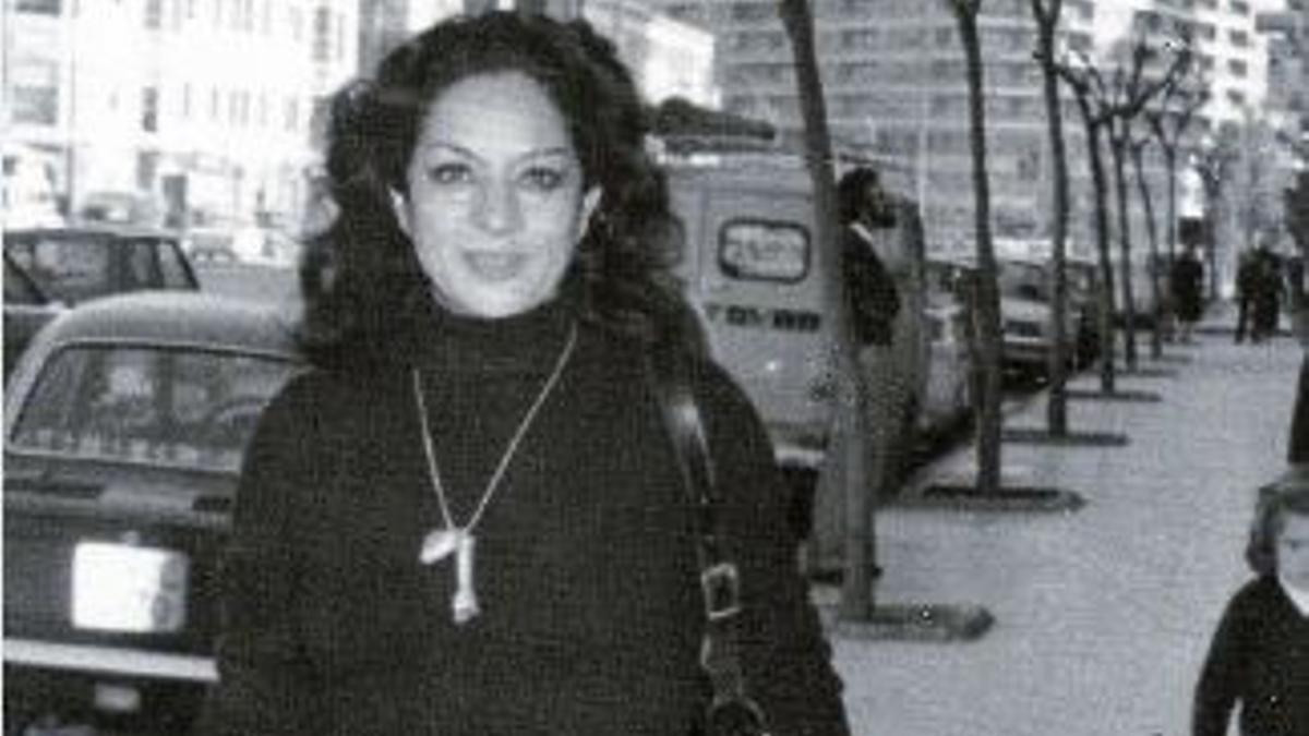 Lola Flores paseando por la Ronda Norte de Murcia, 1971.