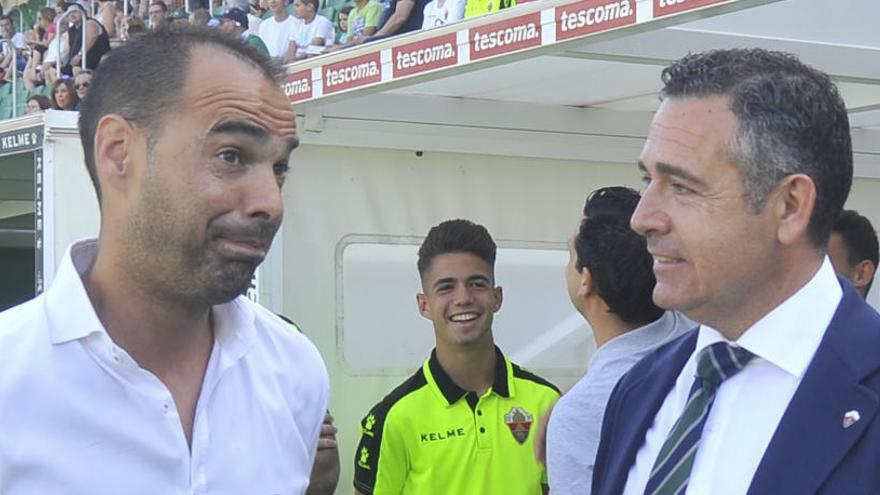 El director deportivo, Jorge Cordero, junto al presidente Diego García.