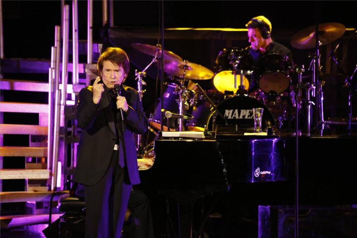 Raphael sigue siendo aquel