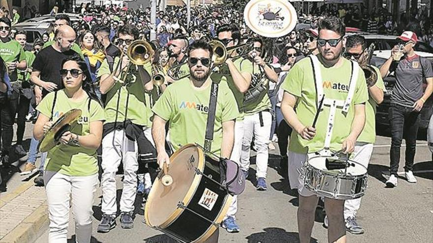 El Mig Any Fester congrega en la Vall a 2.300 peñistas
