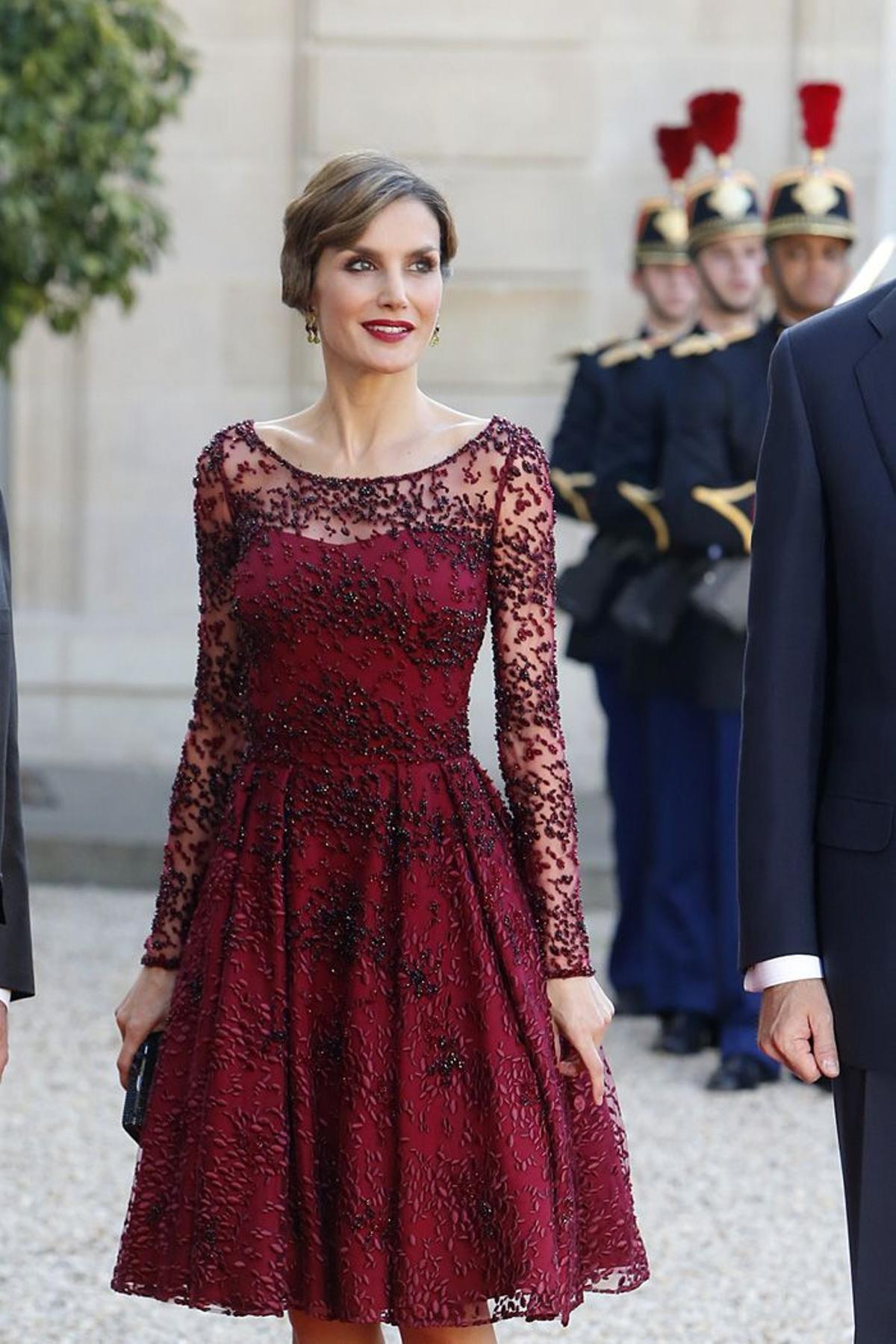 Letizia Ortiz elige 'total look' de Felipe Varela