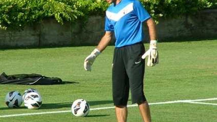 Rubén Martínez, durante el entrenamiento de ayer por la tarde en Campoamor.