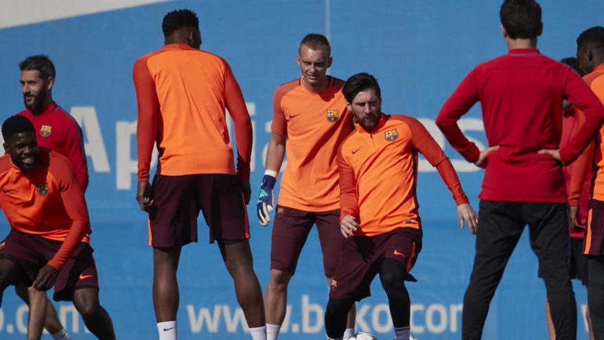 Els blaugrana durant l&#039;entrenament d&#039;ahir.