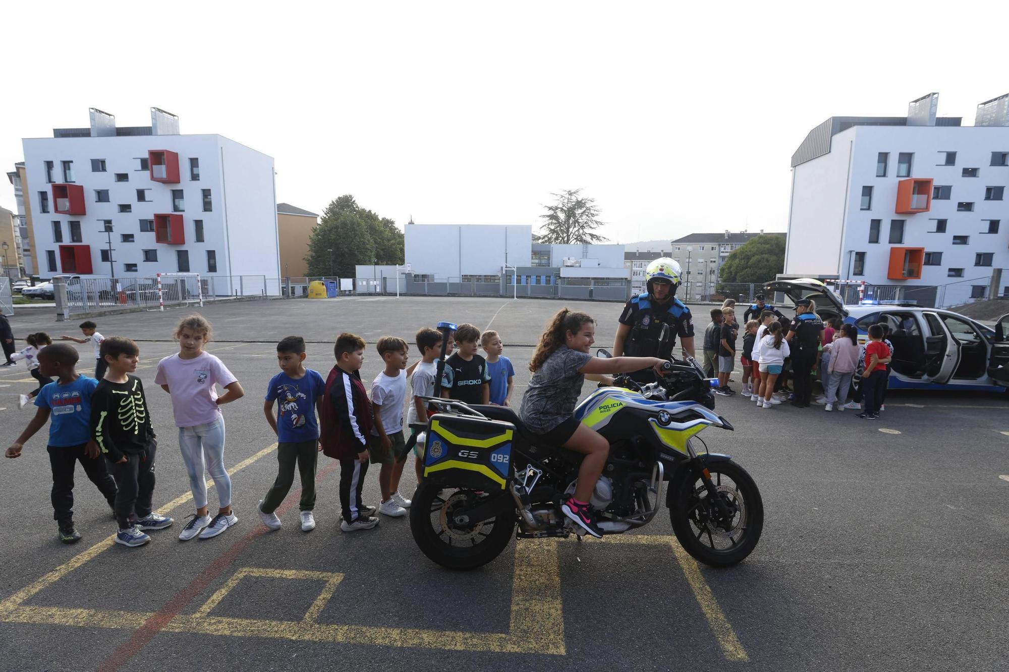 La Policía Local visita el colegio de La Luz