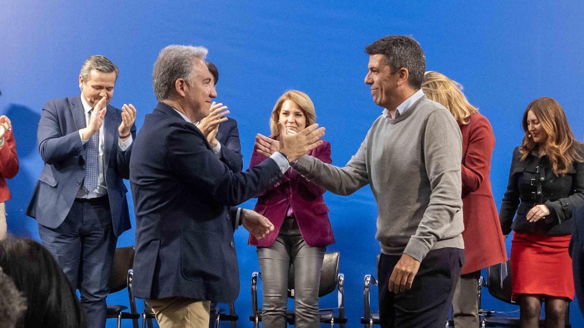 Bendodo traslada en Alicante el apoyo del PP nacional a Mazón en la reconstrucción de Valencia tras la dana
