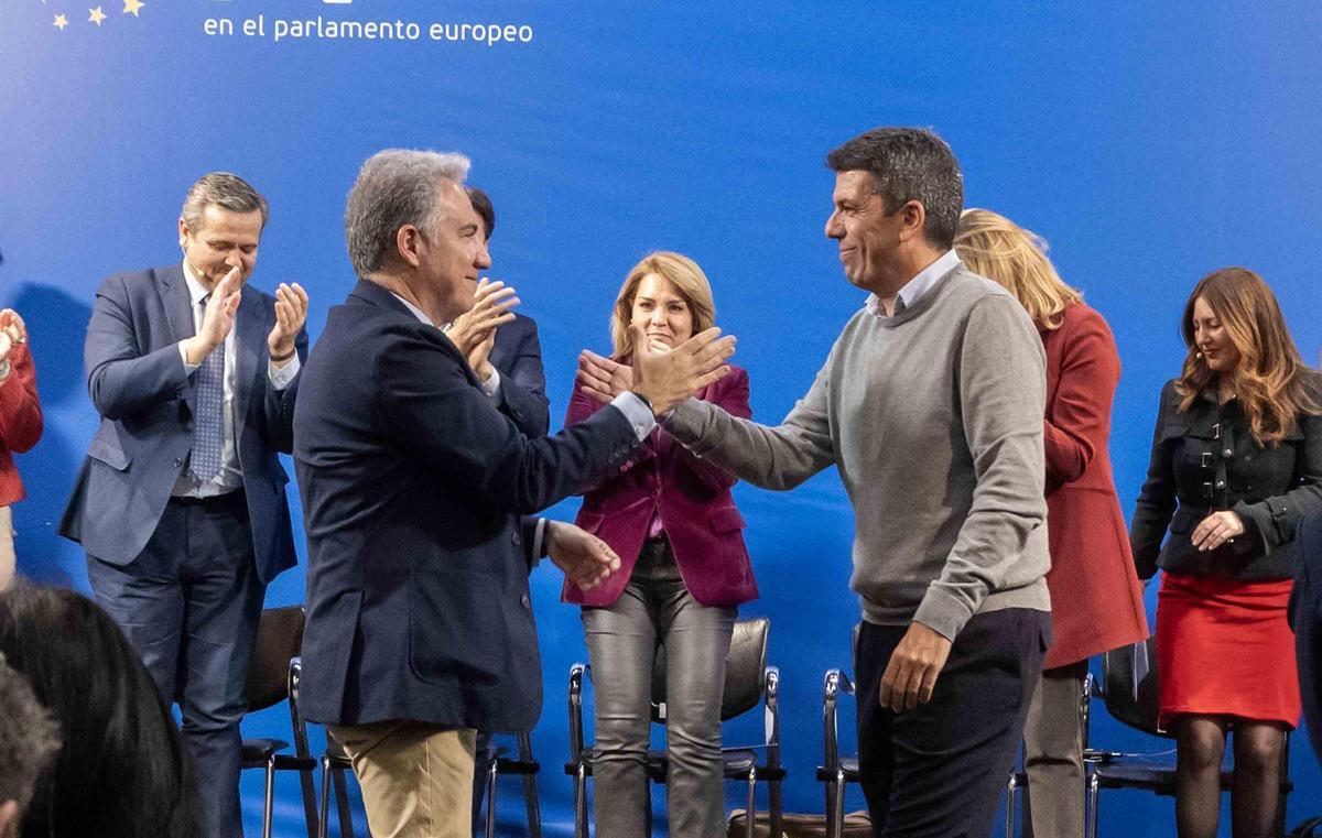 Bendodo traslada en Alicante el apoyo del PP nacional a Mazón en la reconstrucción de Valencia tras la dana
