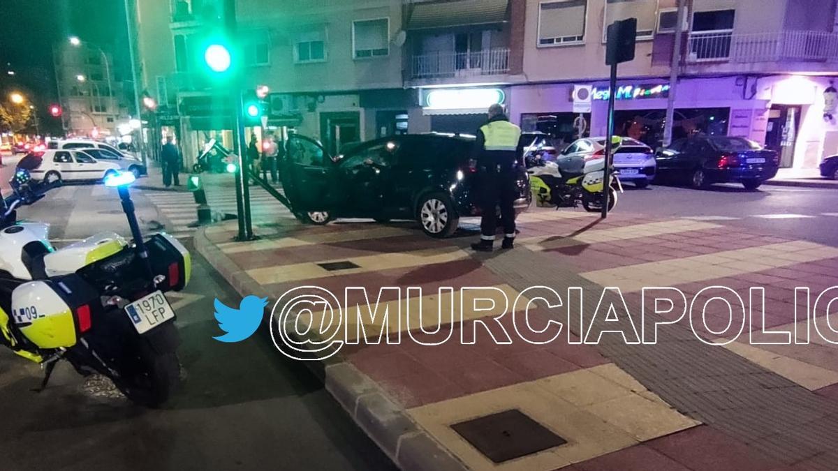 Policía Local de Murcia durante el control.