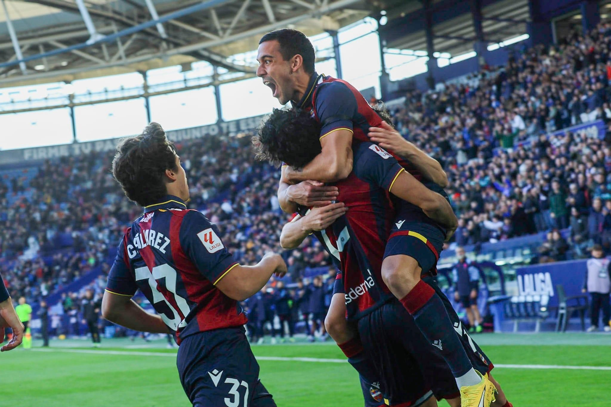 El Levante - Huesca, en imágenes