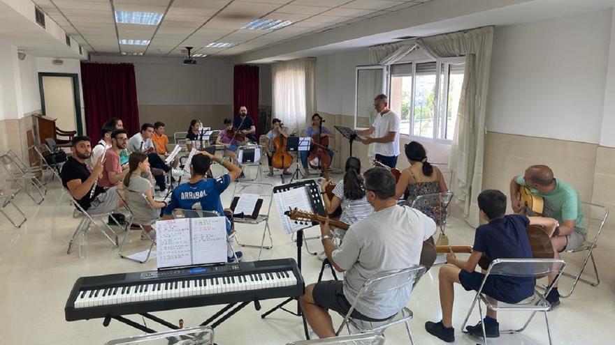 Jóvenes de parroquias malagueñas preparan un auto sacramental para su viaje a la JMJ de Lisboa