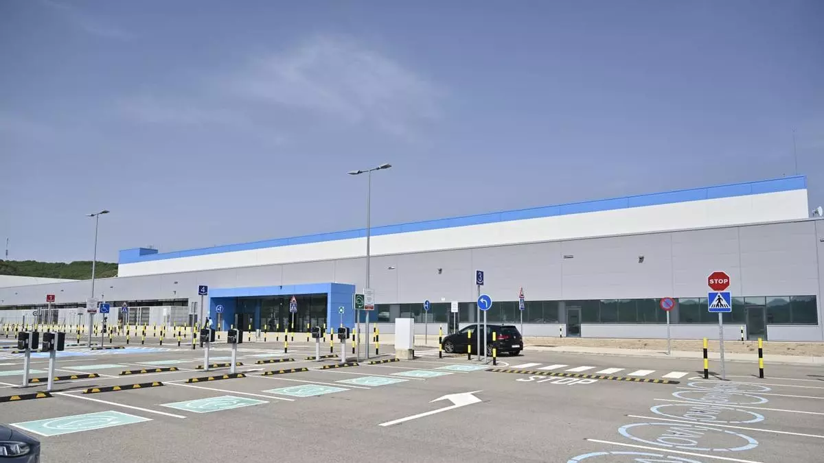 Los productos más vendidos de Amazon se distribuirán desde La Muela (Zaragoza): "Es un centro único en España"