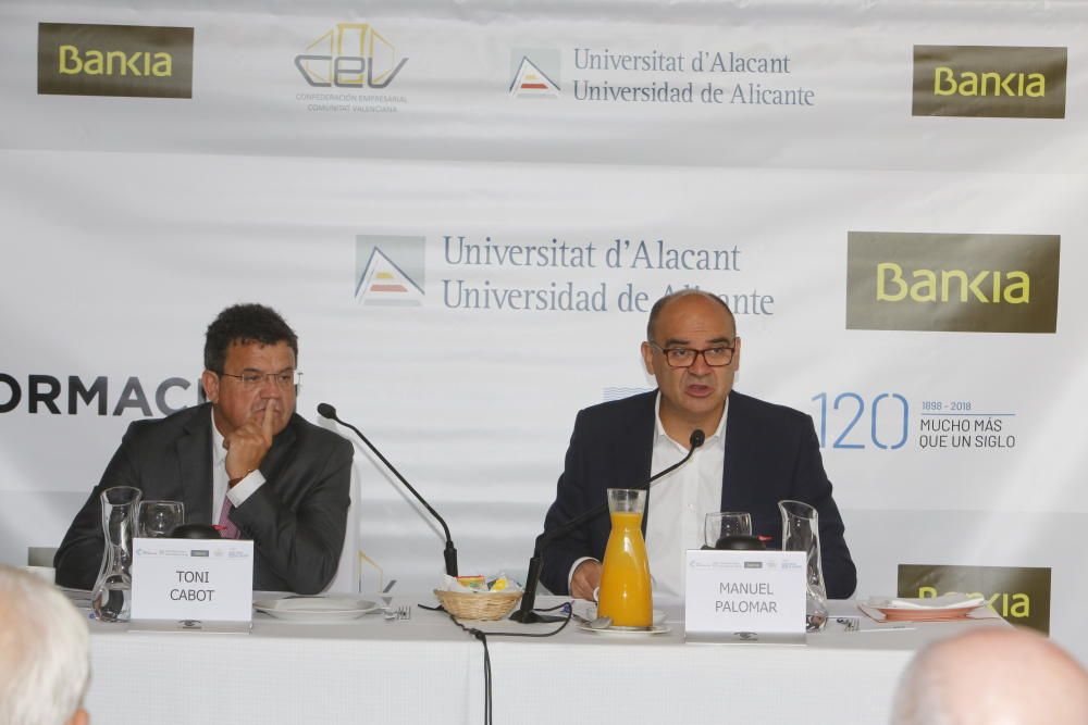 El rector de la UA habla sobre el futuro de las universidades en el Foro Club INFORMACIÓN- UA-Bankia-CEV