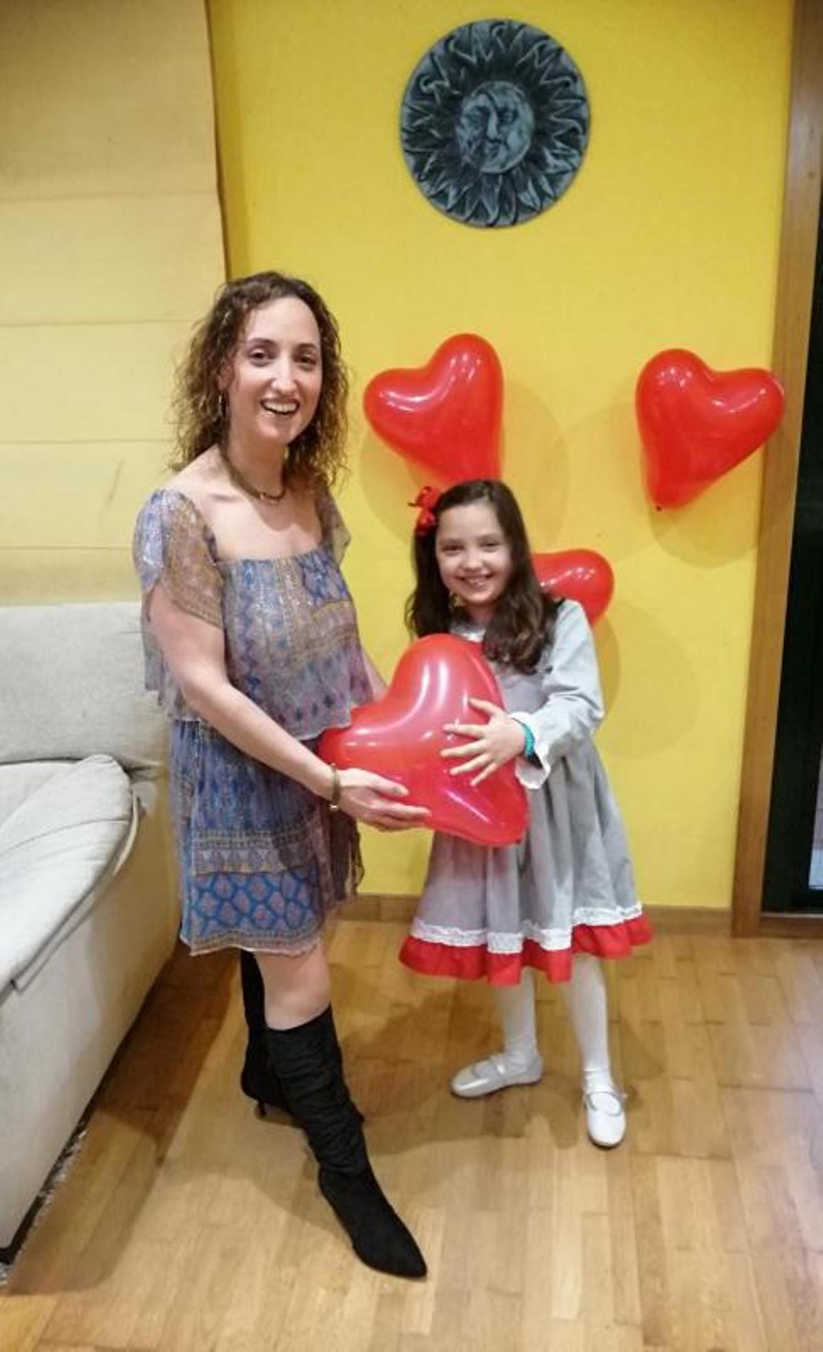 Andrea Falcón y su hija. | // FDV