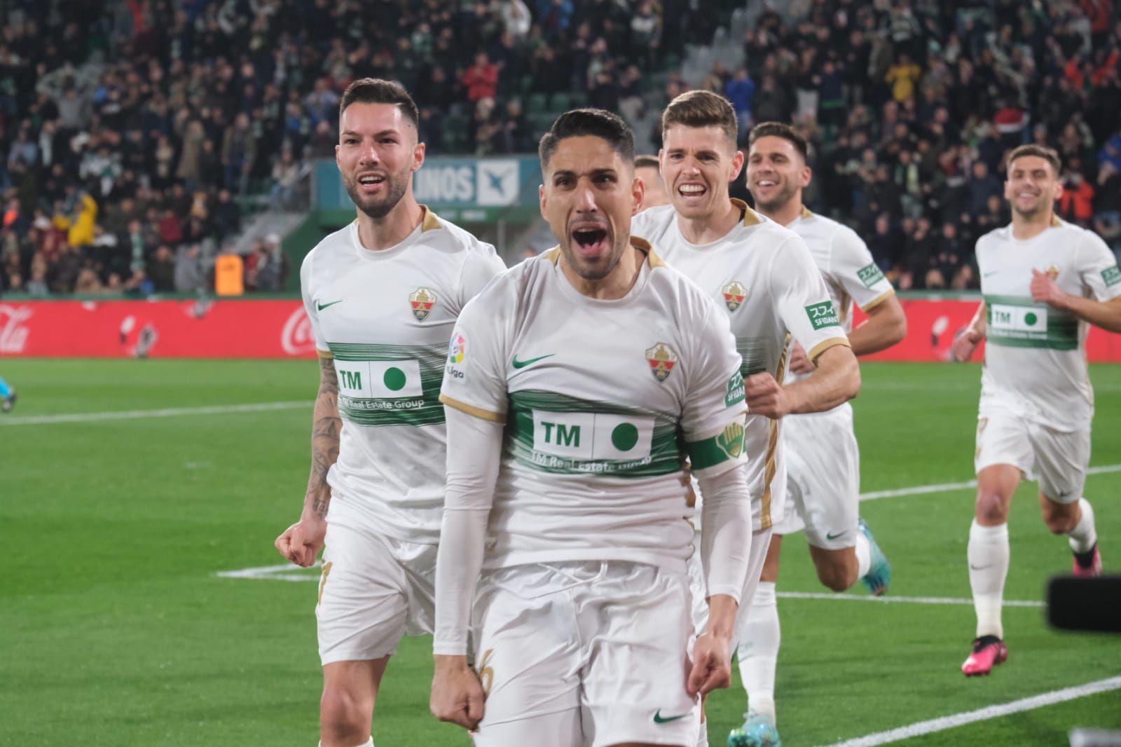 Ambientazo en el Martínez Valero en el Elche - Betis