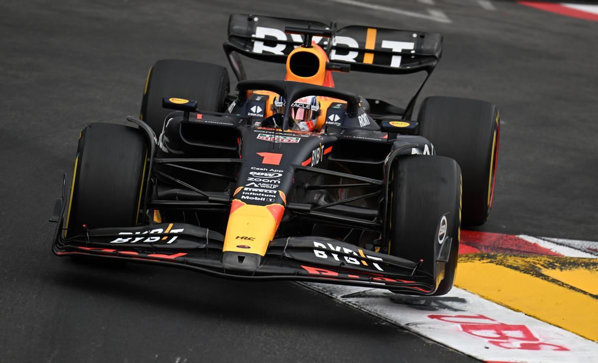 Monaco (Monaco), 28/05/2023.- Dutch Formula One driver Max Verstappen of Red Bull Racing steers his car during the Formula One Grand Prix of Monaco at the Circuit de Monaco in Monte Carlo, Monaco, 28 May 2023. (Fórmula Uno) EFE/EPA/CHRISTIAN BRUNA / POOL