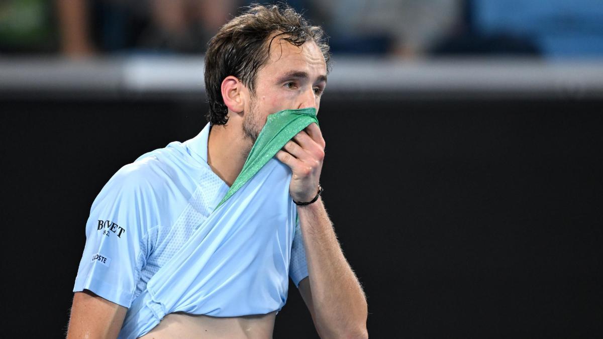 Medevedev se retira en DOha