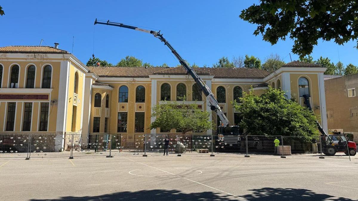 Los desperfectos en el colegio Cervantes son mayores de los que se había previsto en un principio.