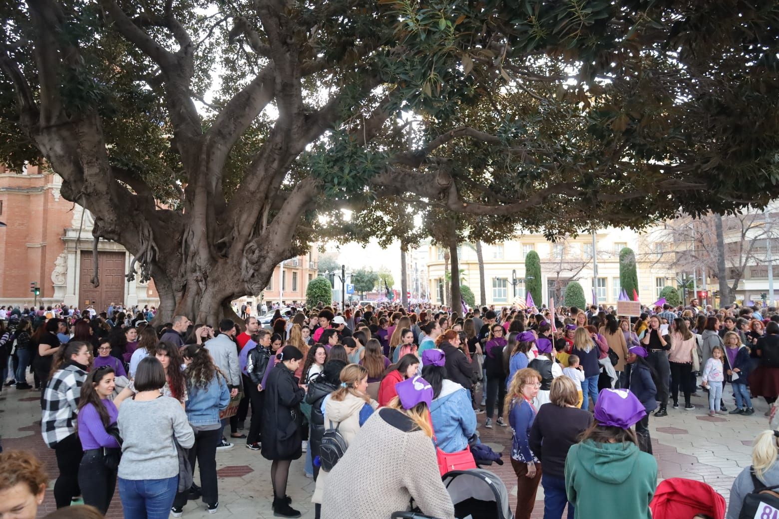 Las mejores imágenes de la manifestación del 8-M en Castellón