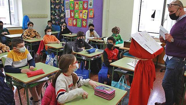 La lectura poética, una forma de dinamización.  | // I.OSORIO