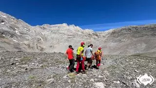 Espectacular rescate en los Picos de Europa de una mujer de nacionalidad belga herida al sufrir una caída