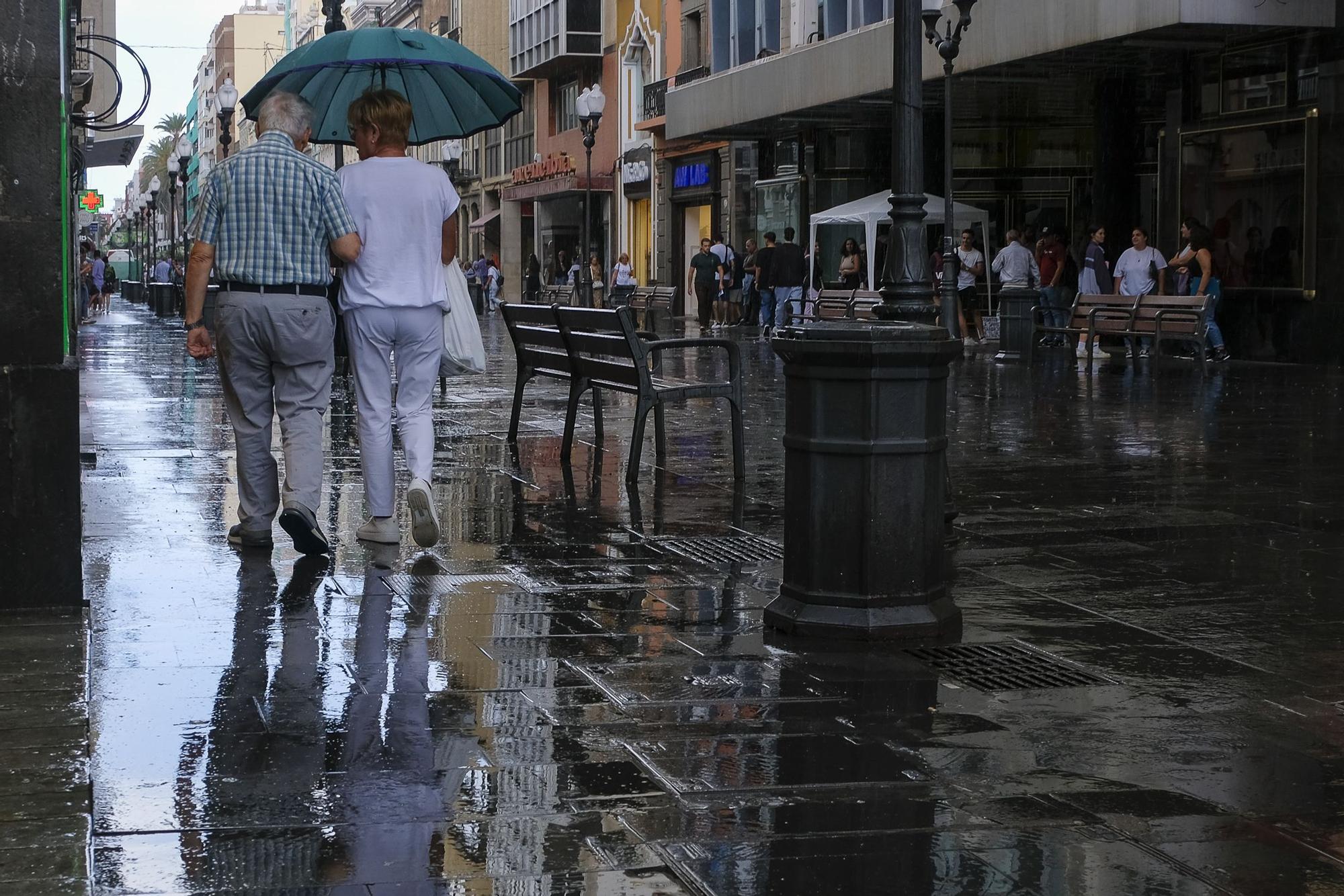 Lluvias en la calle Triana (9/05/2023)