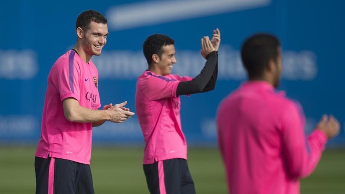 Vermaelen y Pedro, en un entrenamiento del Barça.