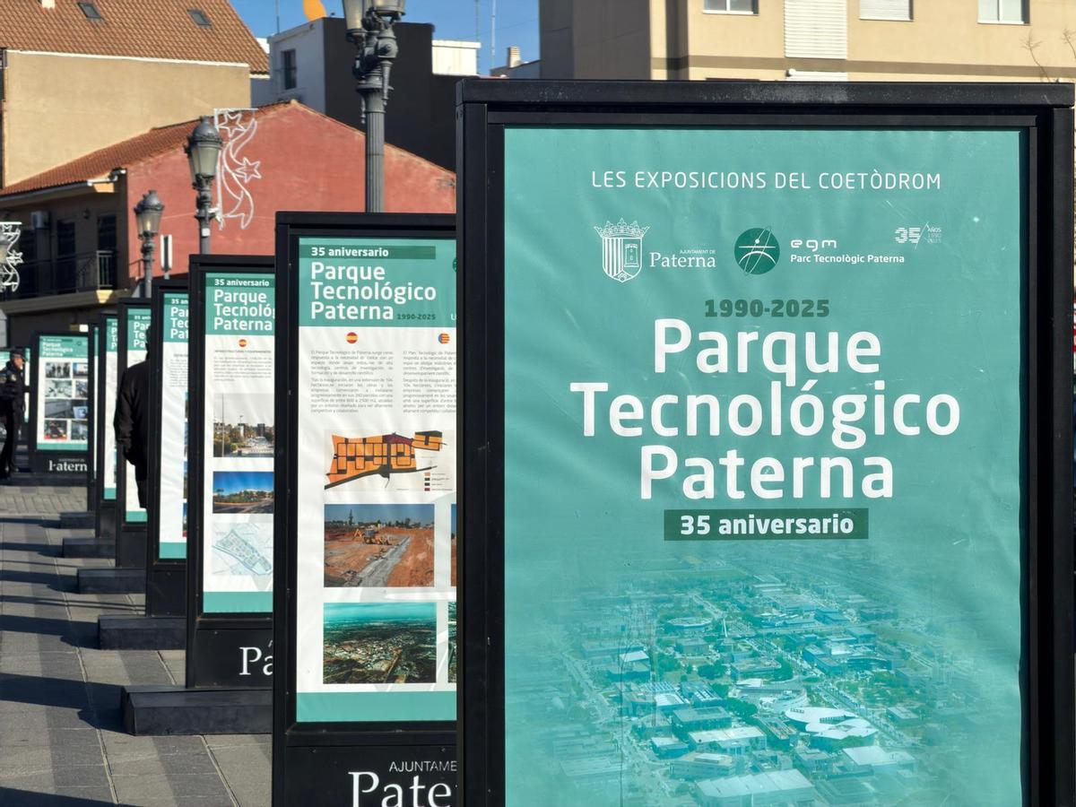 Exposición Parque Tecnológico Paterna en la explanada del cohetódromo.