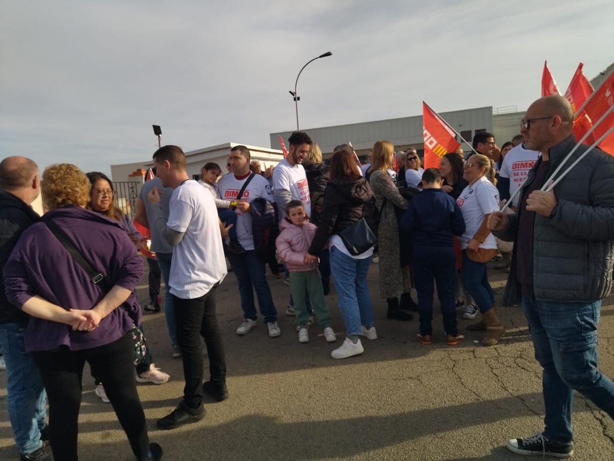 Manifestación contra el cierre de la histórica factoria de Bimbo en El ...