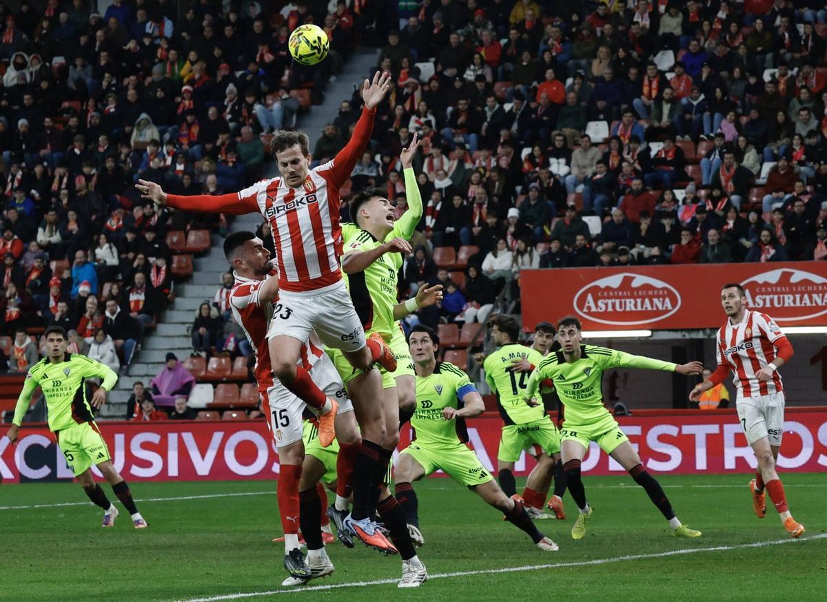 Un momento del partido ante el Mirandés
