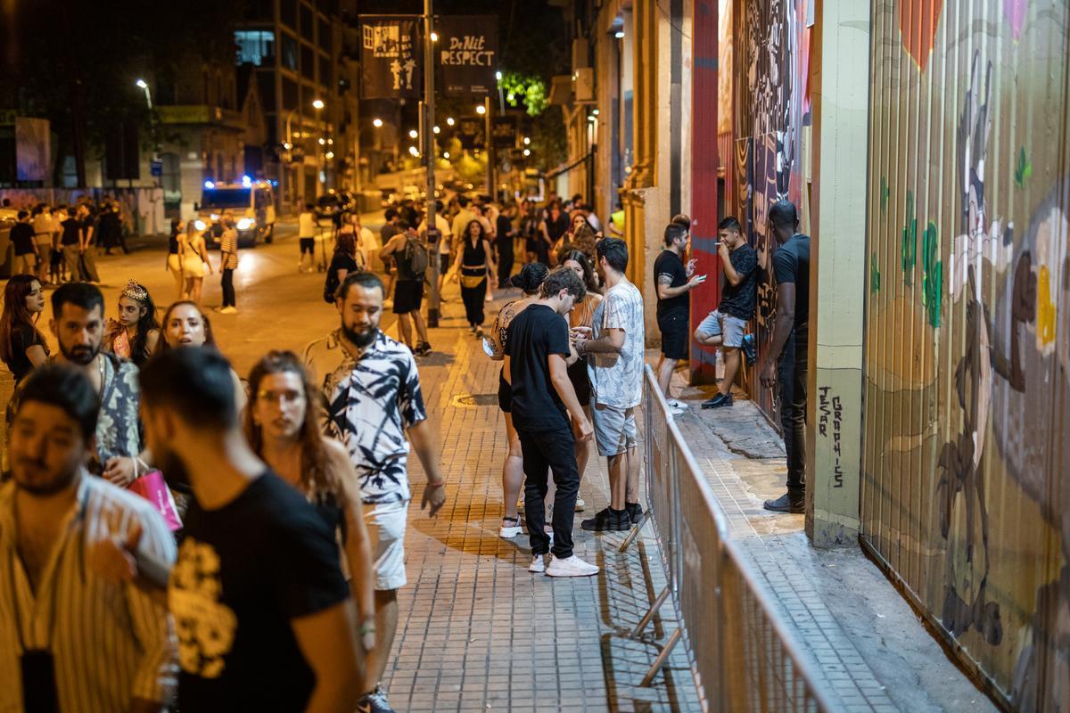 Barcelona promet un agost «tranquil» al Triangle Golfo després d’imposar 23.000 multes en dos anys