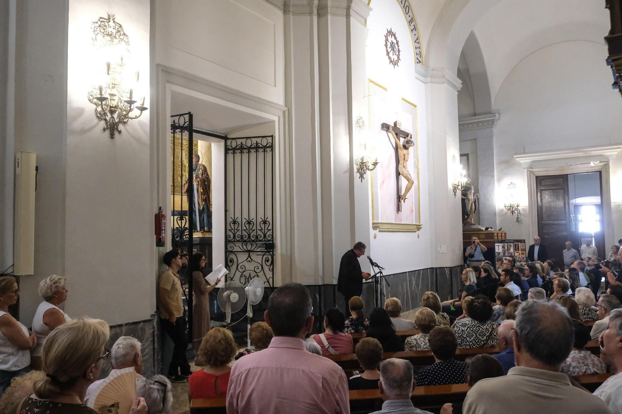 Así ha sido la presentación y bendición del restaurado Cristo de la Vida de Crevillent