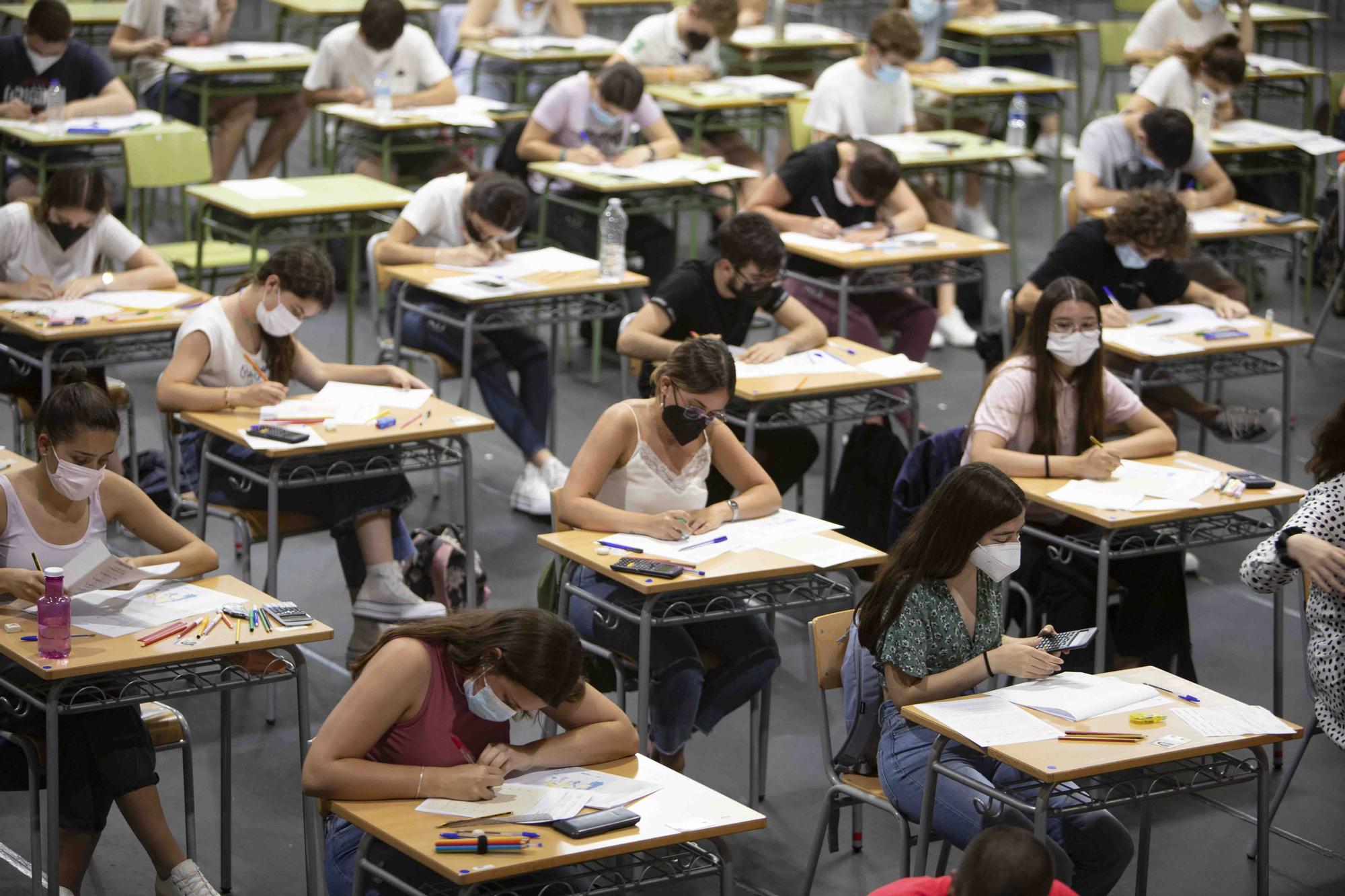 Así fueron las pruebas de la PAU para los estudiantes de la Costera en Xàtiva