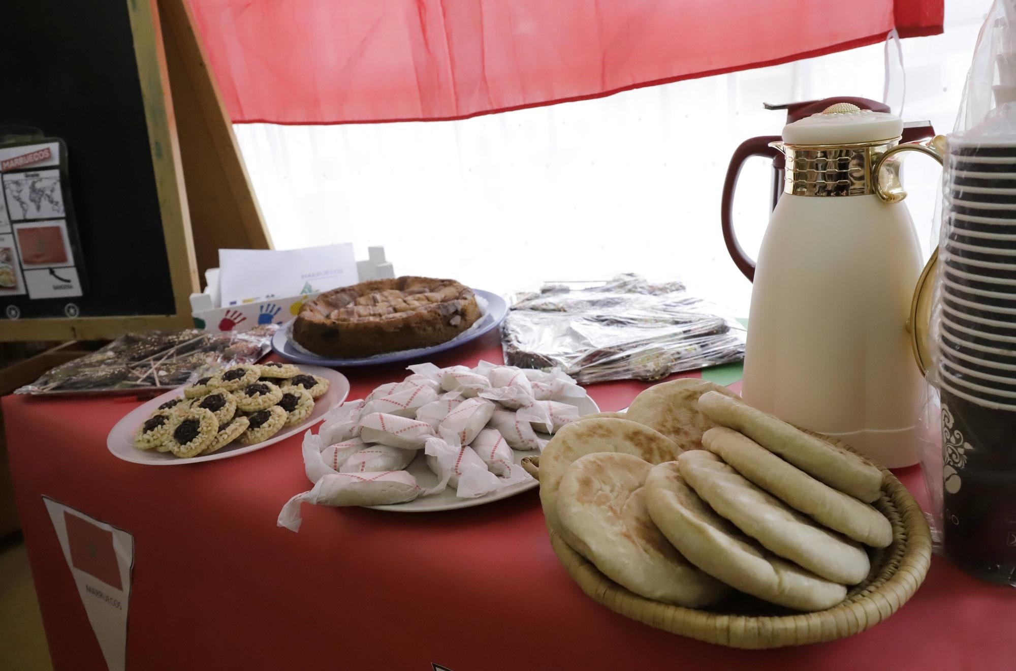 Así fue la primera Feria de Turismo internacional en el Colegio San Pedro de los Arcos.