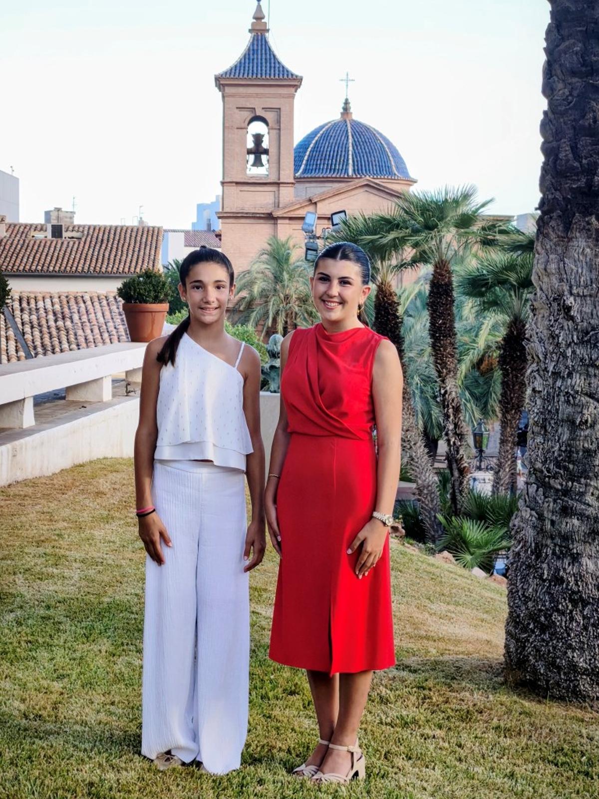 Las nuevas cortes de Benicàssim posan por primera vez con sus 24 representantes Las nuevas cortes de Benicàssim posan por primera vez con sus 24 representantes