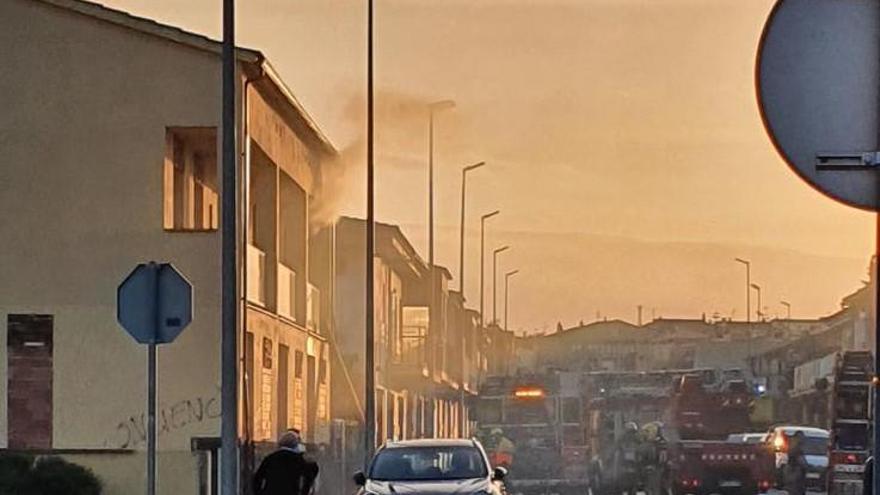 L&#039;incendi s&#039;ha produït en una casa del carrer Met Miravitlles de Figueres.