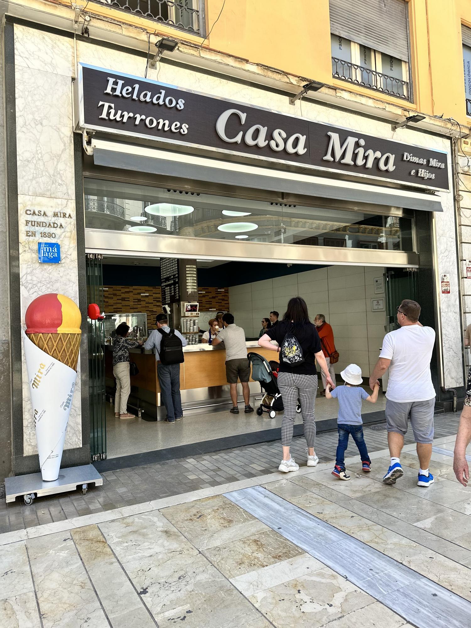 Heladería Casa Mira en la calle Larios