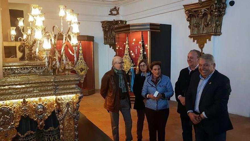 Los máximos dirigentes del Paso Azul y su Museo presentaron ayer los actos conmemorativos de la llegada de la Virgen a Lorca.