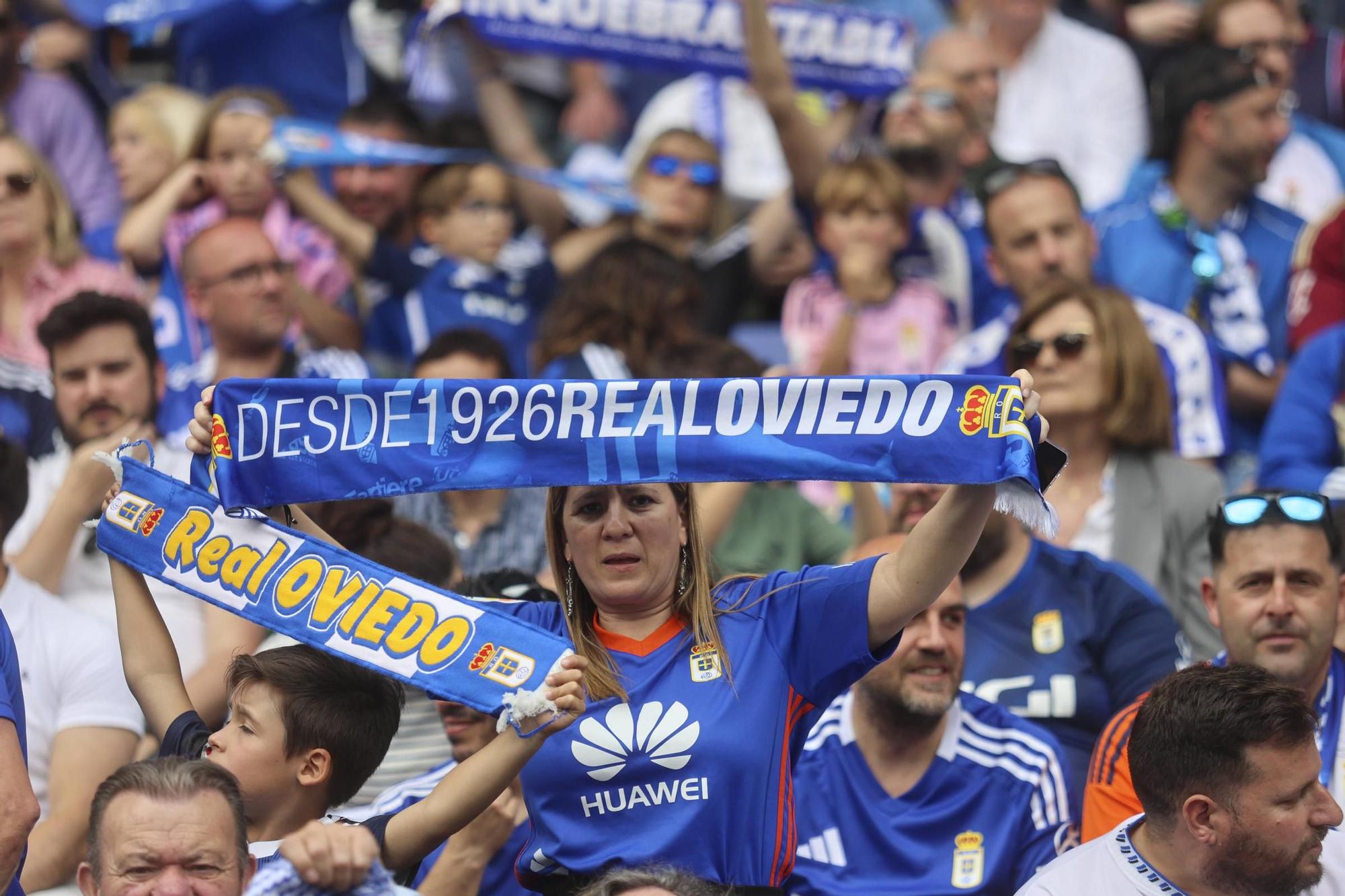 EN IMÁGENES: Ambientazo en la valiosa victoria del Oviedo contra el Zaragoza