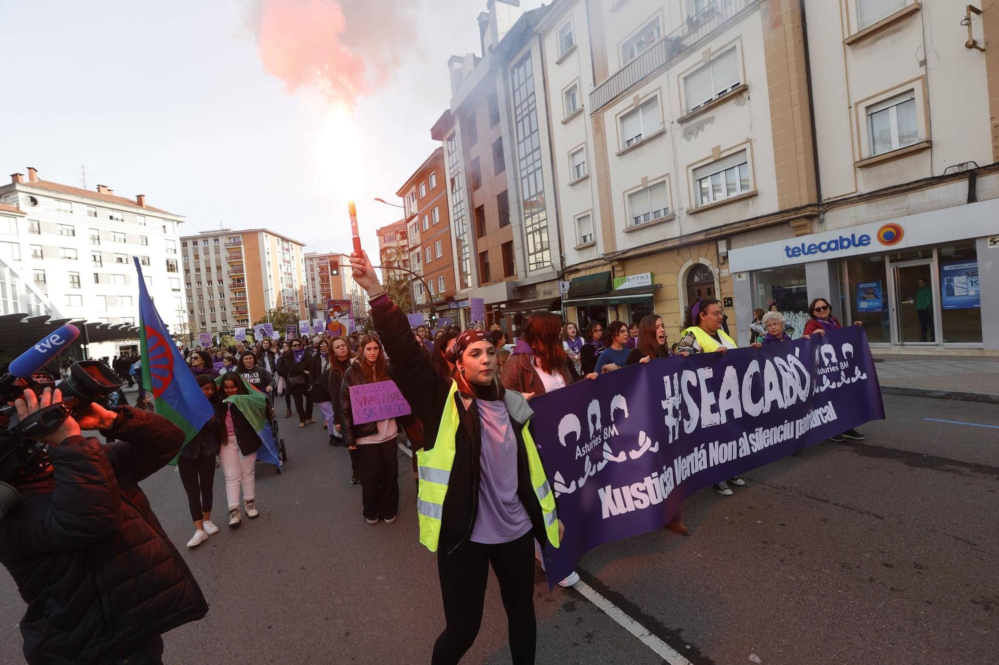 Así fue la manifestación del 25N en Pola de Siero