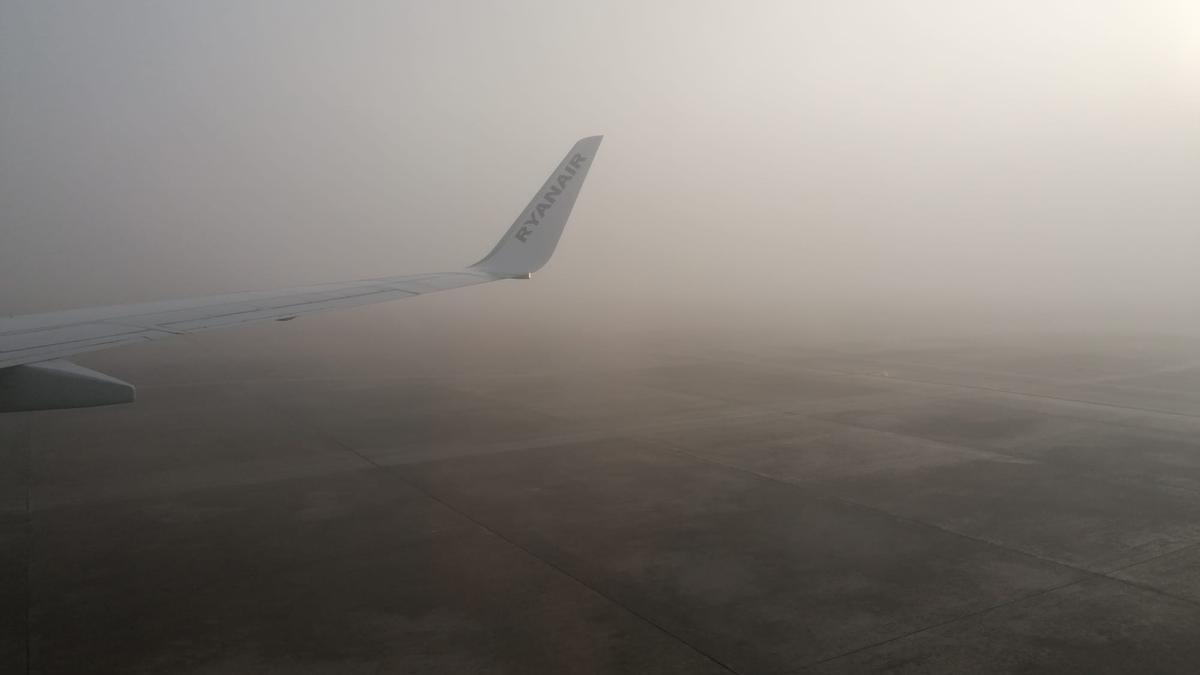 Niebla en el aeropuerto de Ibiza en una imagen de archivo